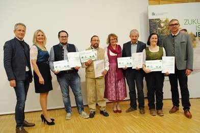 Absolvent innen Natur am Hof 2022.jpg